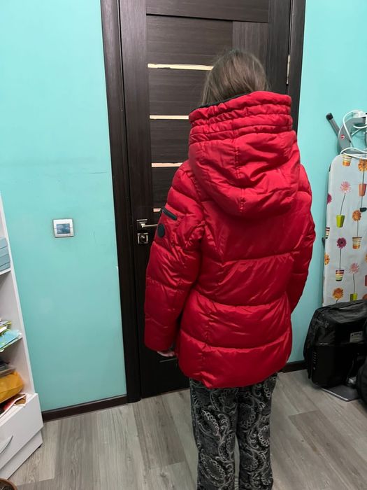 Продам куртку женскую