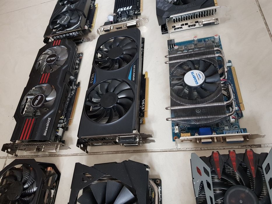 Placi video PCIex GTX560, GTS250, Radeon R7 250, GT 710