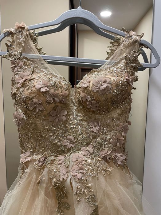 Уникална бална рокля