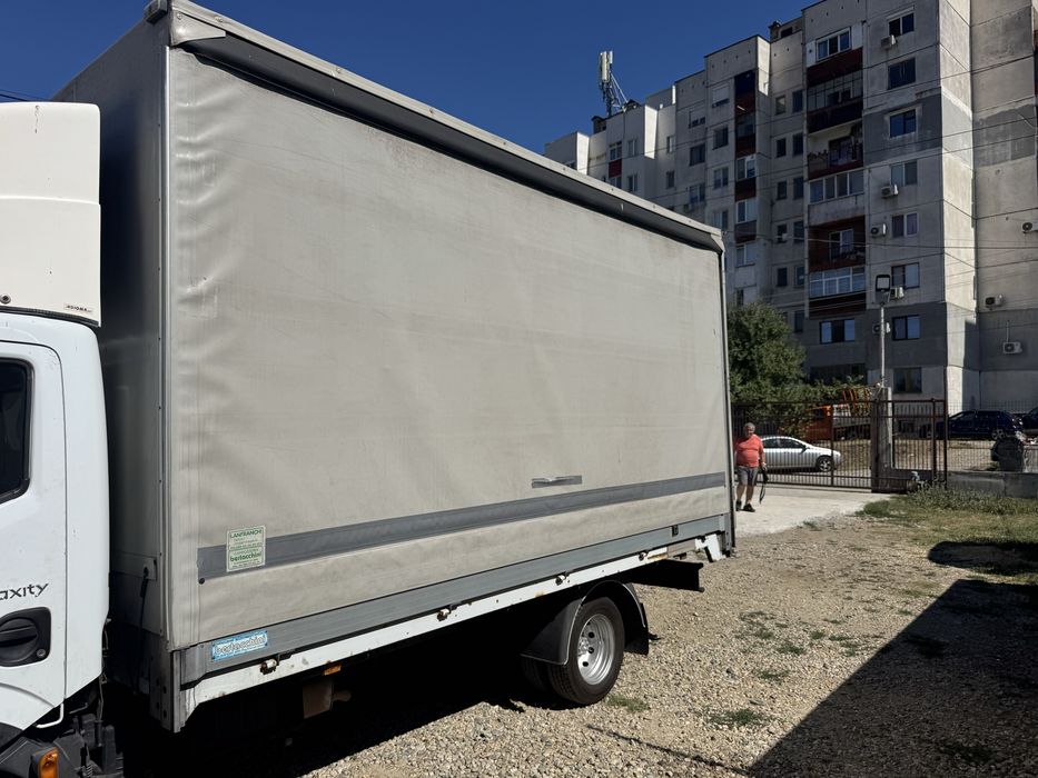 Бордова каросерия с щора