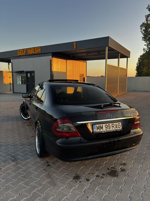 MERCEDES-BENZ E-Class 2009 — imagine 3