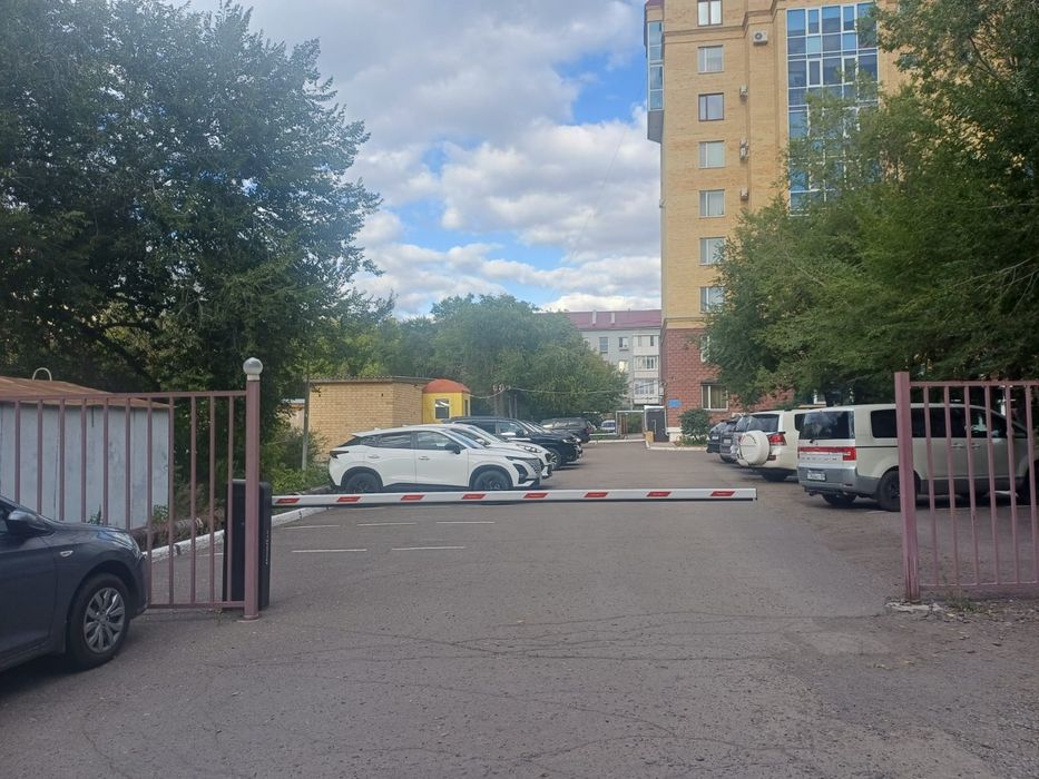 Участок под гараж в центре