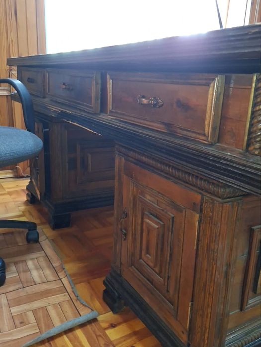 Письменный стол в классическом стиле