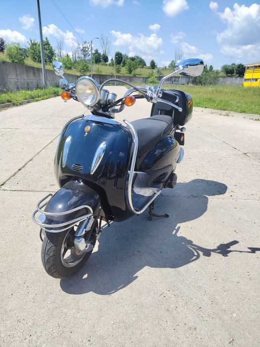 Scuter retro 125 cc
