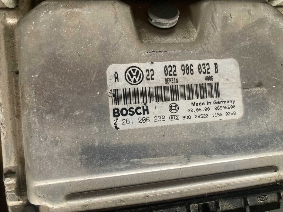 Компютър еку ecu електронен блок двигател Голф 4 2.8 вр6 AQP AUE