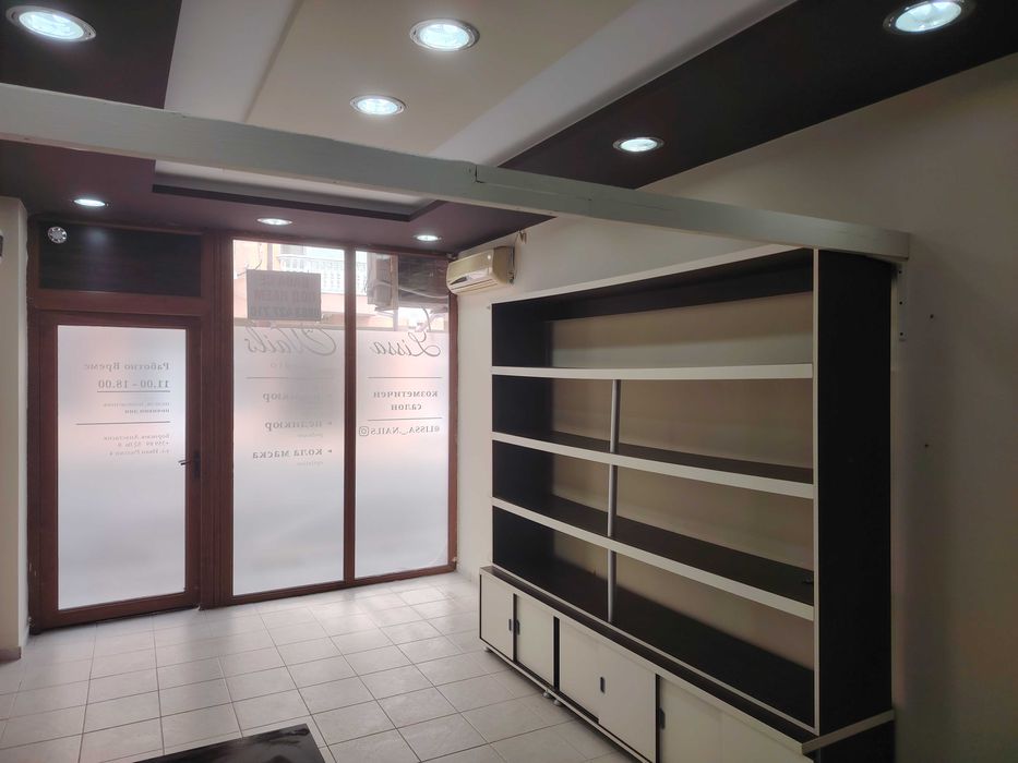 Отдава се помещение под наем