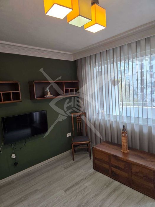 Дава се под наем Тристаен апартамент в Пловдив, Каменица 2 - 105 кв.м за 668.1 € - Снимка #2