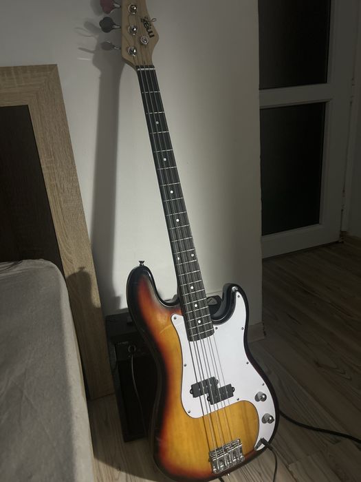 Chitara bass ca noua