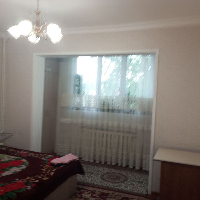 Яшаш, офис, магазин ва турли хизмат курсатиш учун уй сотилади.