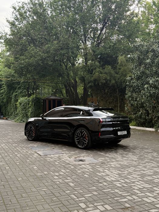 Zeekr 001 2023 — 3