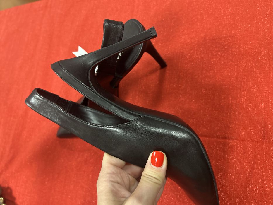 Pantofi piele naturala, picior subtire 38 sau 37