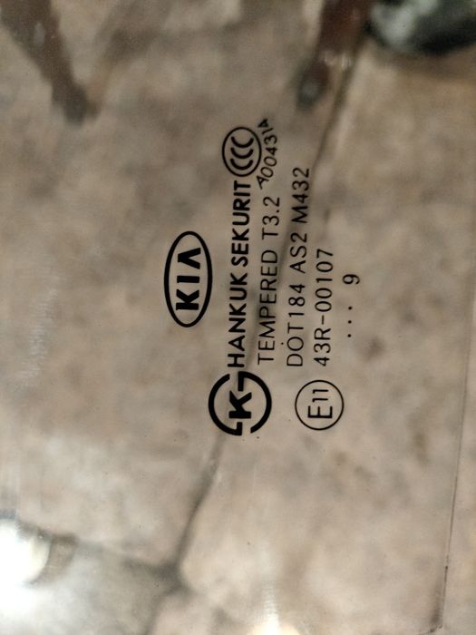 Продам стекла двери Киа церато 2