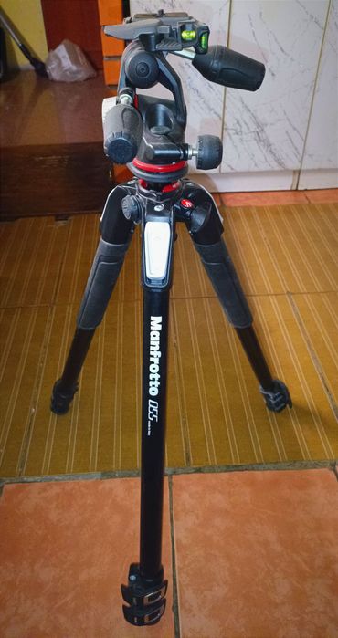Продам б/у штатив Manfrotto mk055Pro3-3w