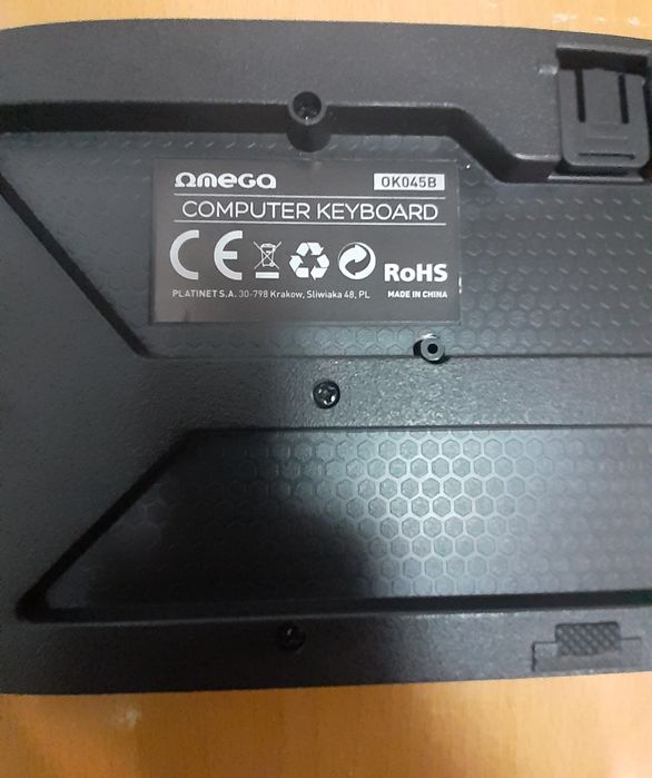 Vând Tastatura Omega cu fir,taste în relief și mufă USB