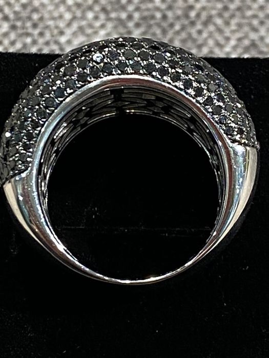 Продам кольцо золотое Carmen оригинал