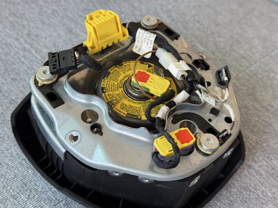 S-line мулти волан с пера + airbag за Ауди Q5 / A5 (2009-2012)