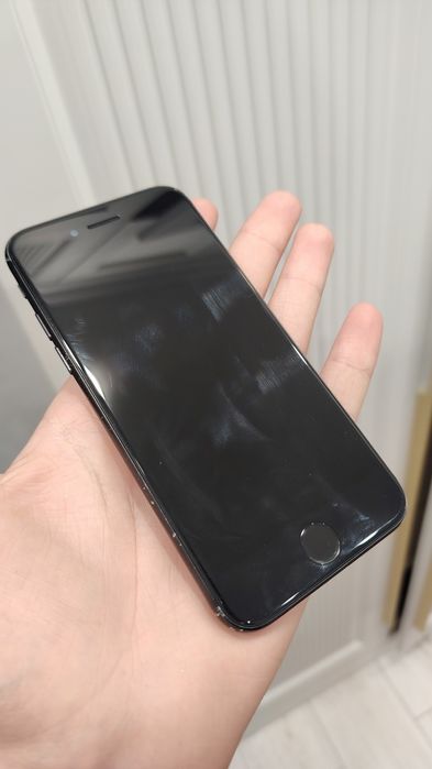 Айфон Се2020 продам