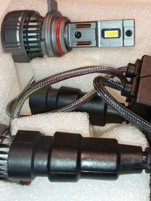 Продавам ЛЕД КРУШКИ МОДЕЛ 9012