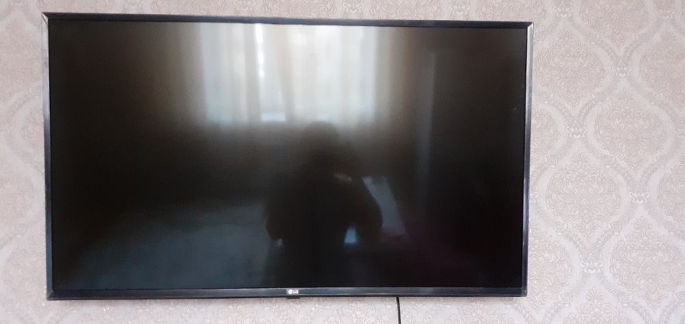 Телевизор LG  108/43