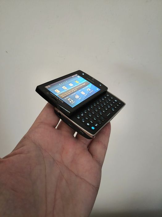 Sony Ericsson Xperia sk17i ( decodat, frumos)