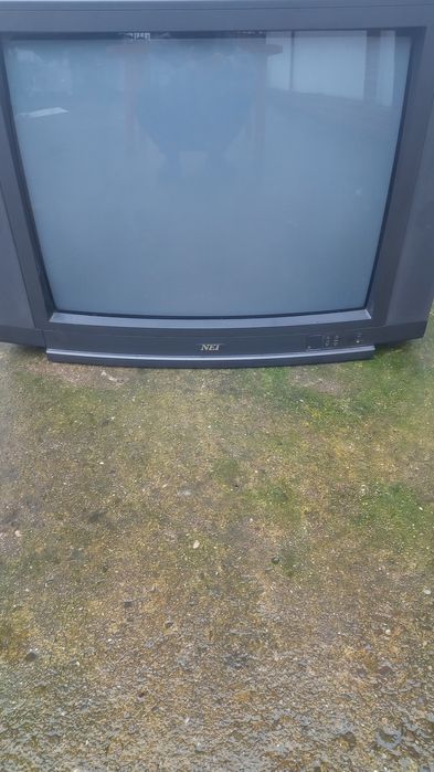 Vând televizor pentru piese