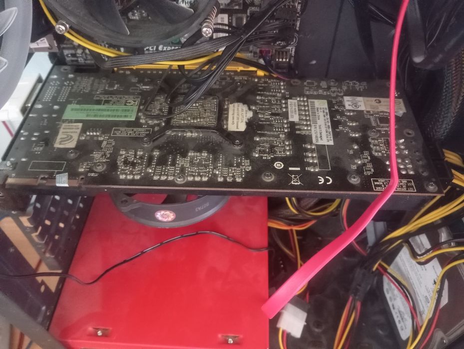 Pc sotiladi yoki obmen qilinadi noutbuk ga