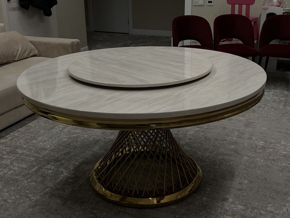 Стол из мрамора и латуни