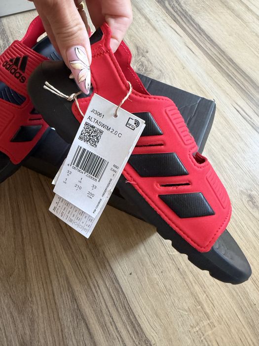Оригинални нови юношески сандали adidas Altaswim 2.0 ! 33 н