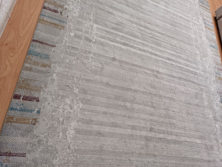 Продам ковёр в зал