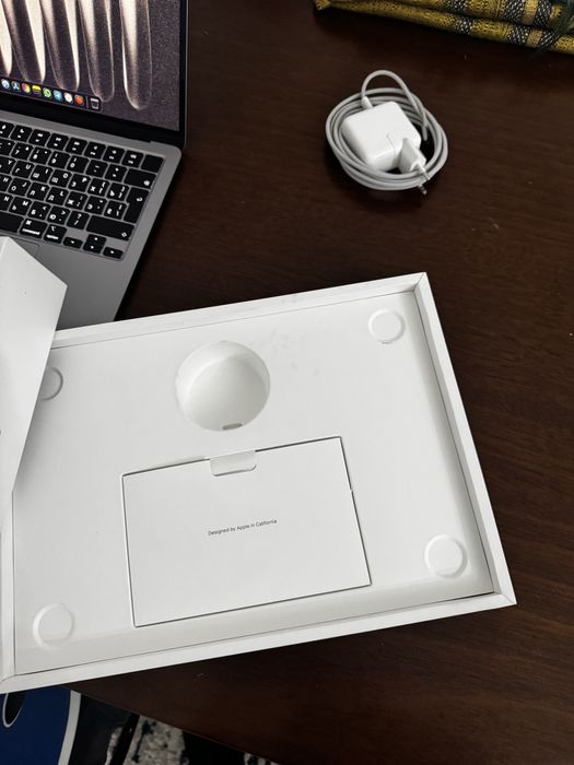 Macbook air m2 8/256