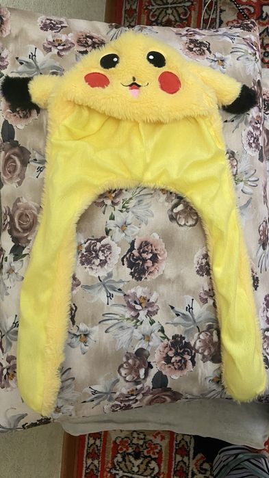 Шапочка пикачу