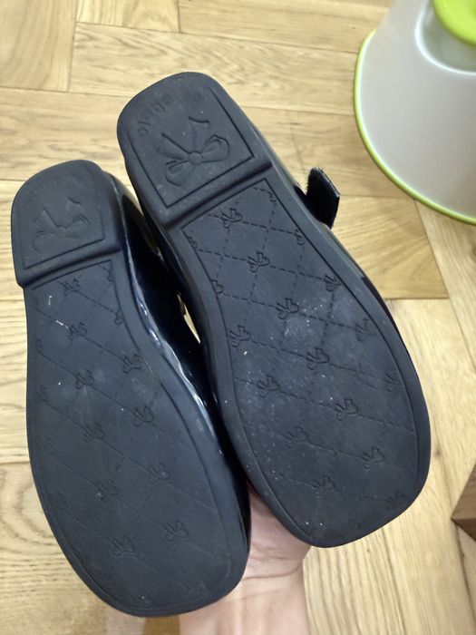 Продаю туфли детские balabala