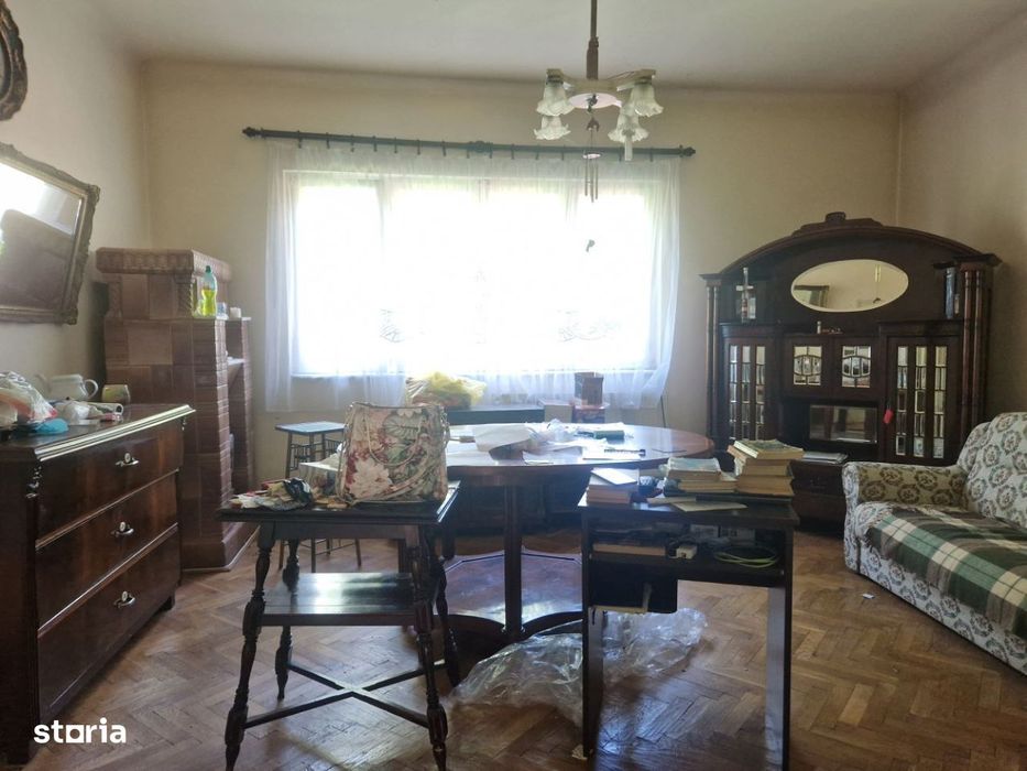 Cafrom Imobiliare - Semicentral "Pomul Verde"- Imobil de Vanzare