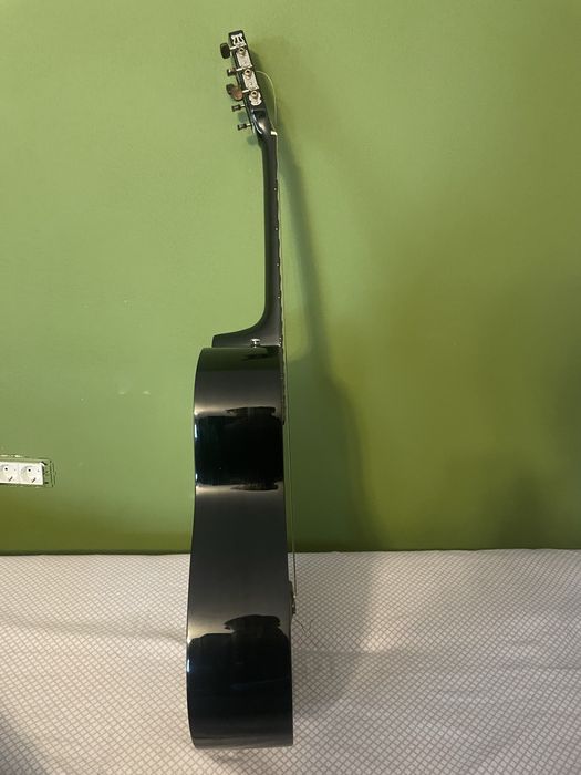 Chitara fender noua, o coarda lipsa, dar am comandat altele noi