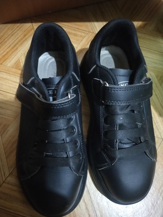 Продам конверсы и ботинки