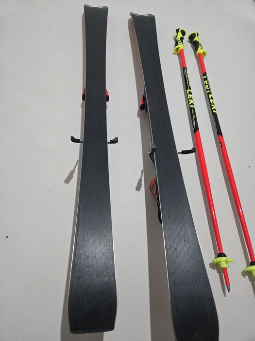 Atomic redster S9 FIS 124 cm / leki word cup 100 cm