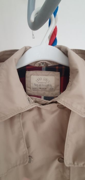 Плащ Zara для девочки.