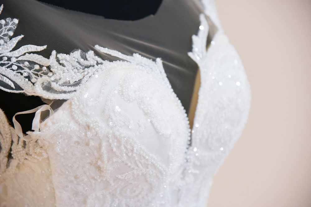 Vând rochita de mireasă