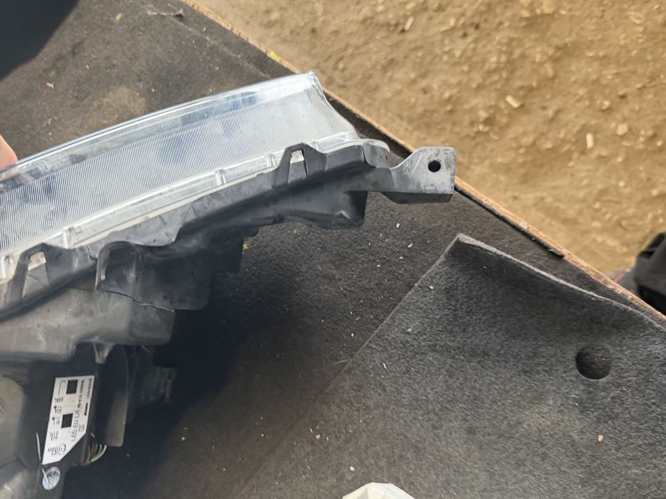 Комплект Фарове за NISSAN QASHQAI II J11 2014 - 2017 година Забележки