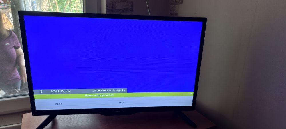 телевизор CROWN 32"