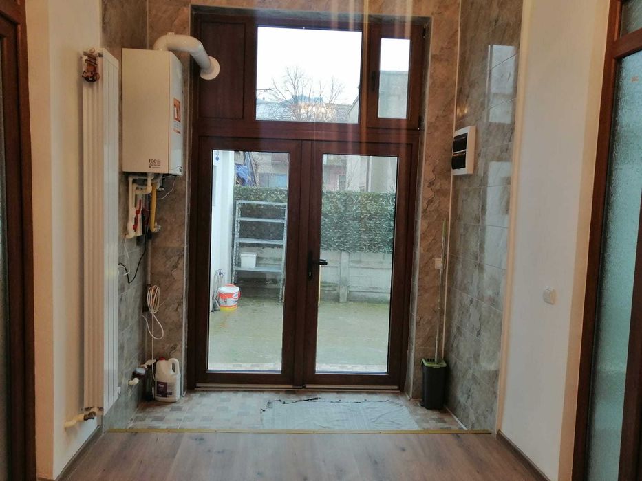 Casă de închiriat ,3 camere , nemobilată , ultracentral