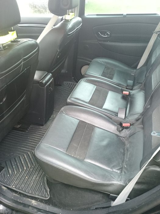 Vând/schimb RenaultScenic cu SUV 4000€