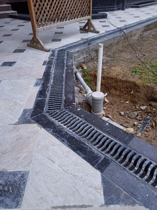 Бусчатка ва кафелли йолаклар учун копкогли лоток ва траплар.