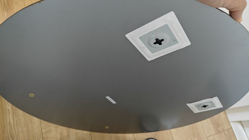 Se vinde oglindă rotundă, model trandafiriu/ușor fumurie, 69 cm. IKEA