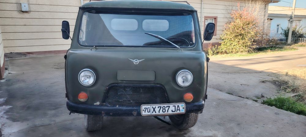 УАЗ бортли автомашина сотилади