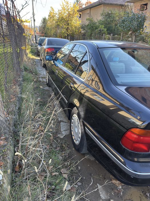 BMW 523i седан 1996 година