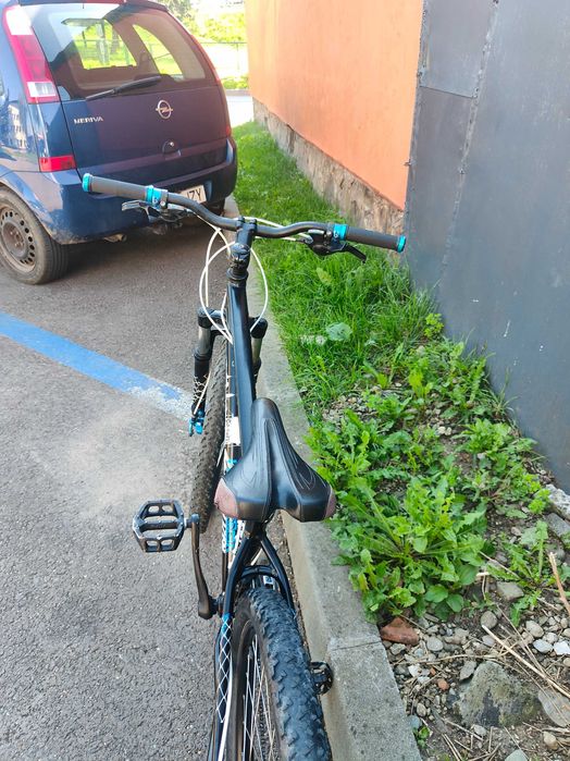 Vând 2 biciclete specialized