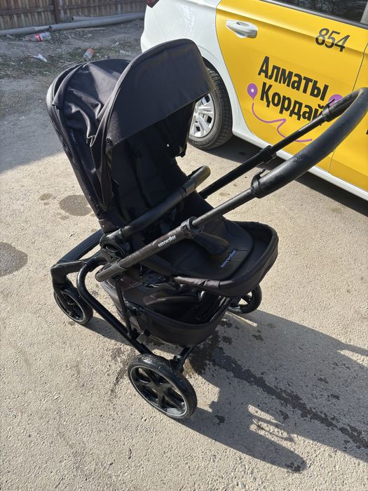 Продам каляску бренда Easywalker