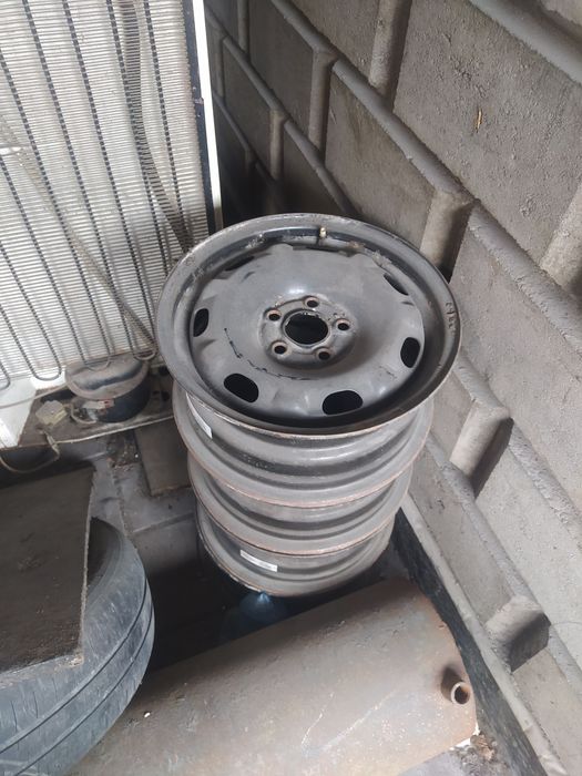 Диски на авто оригинал