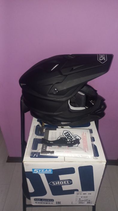 Каски за мотор - Airoh и Shoei